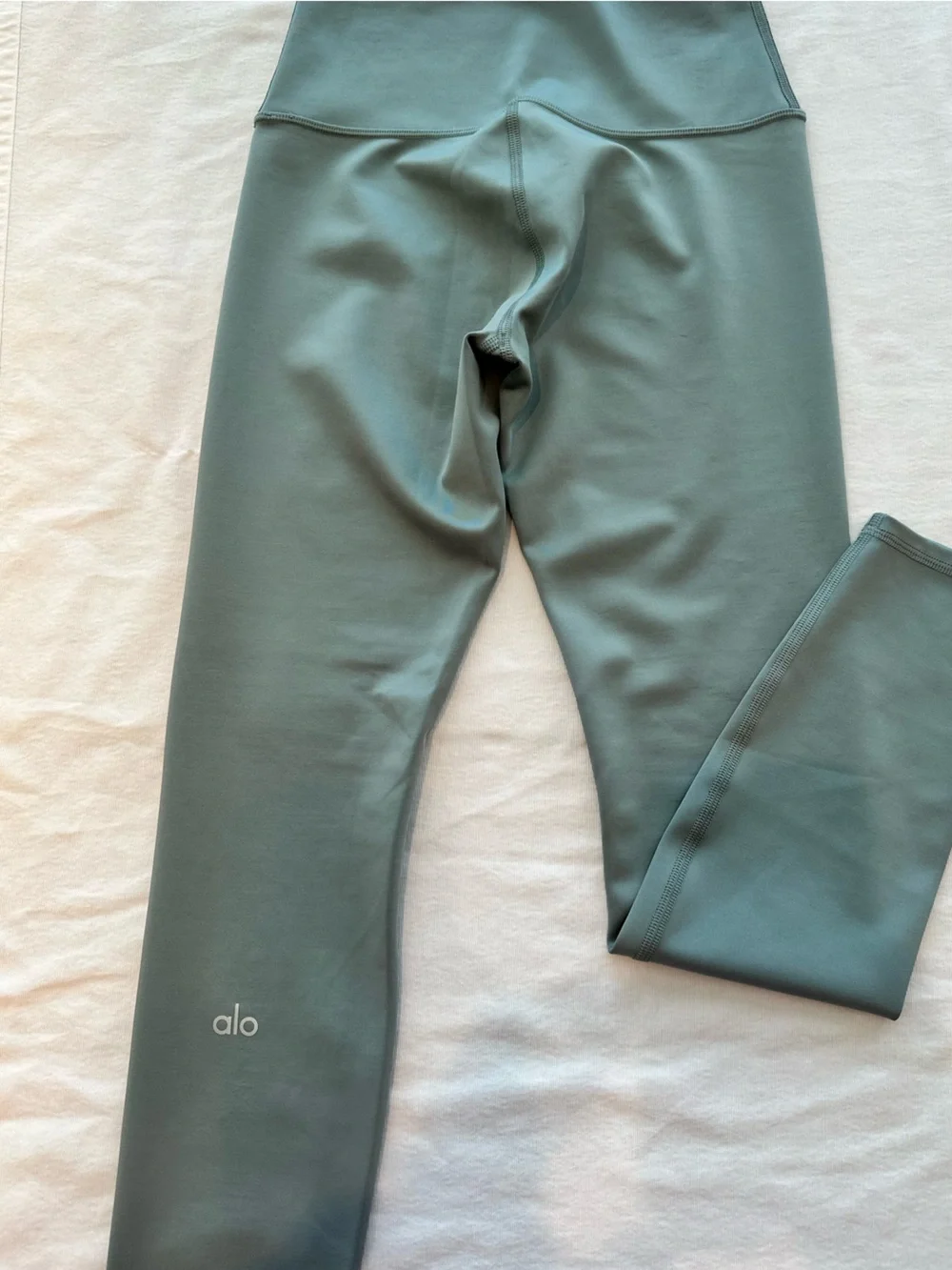 ALO Yoga High-Rise Leggings in Sage